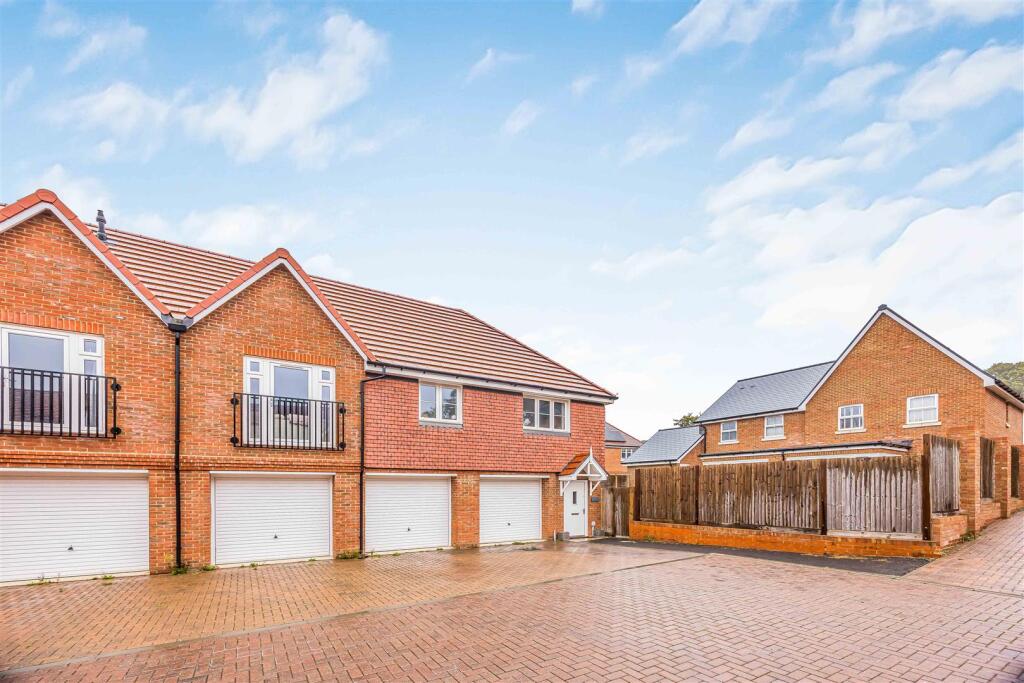 24 Coddington Grove, Waterlooville-Small-PorticoMa