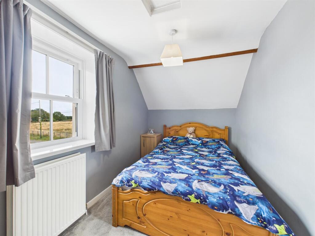 Bedroom: