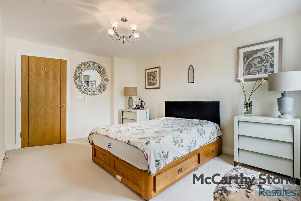 8669184-interior08-800.jpg
