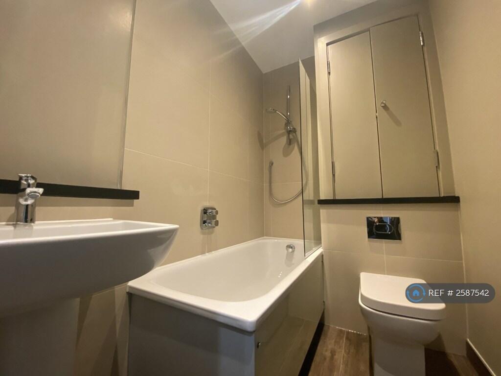 Main Bathroom