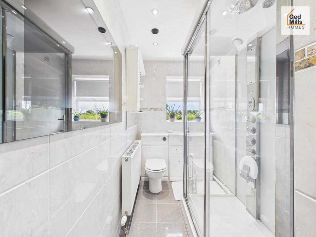 CAM04261G0-PR0083...