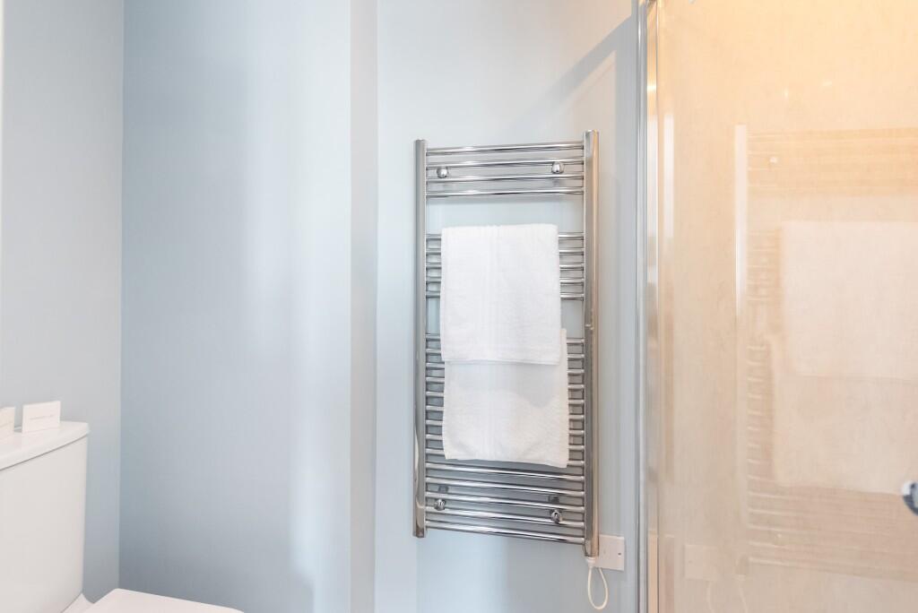 Upper en-suite