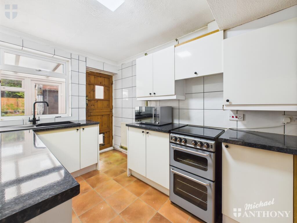 CAM03852G0-PR0313-STILL009