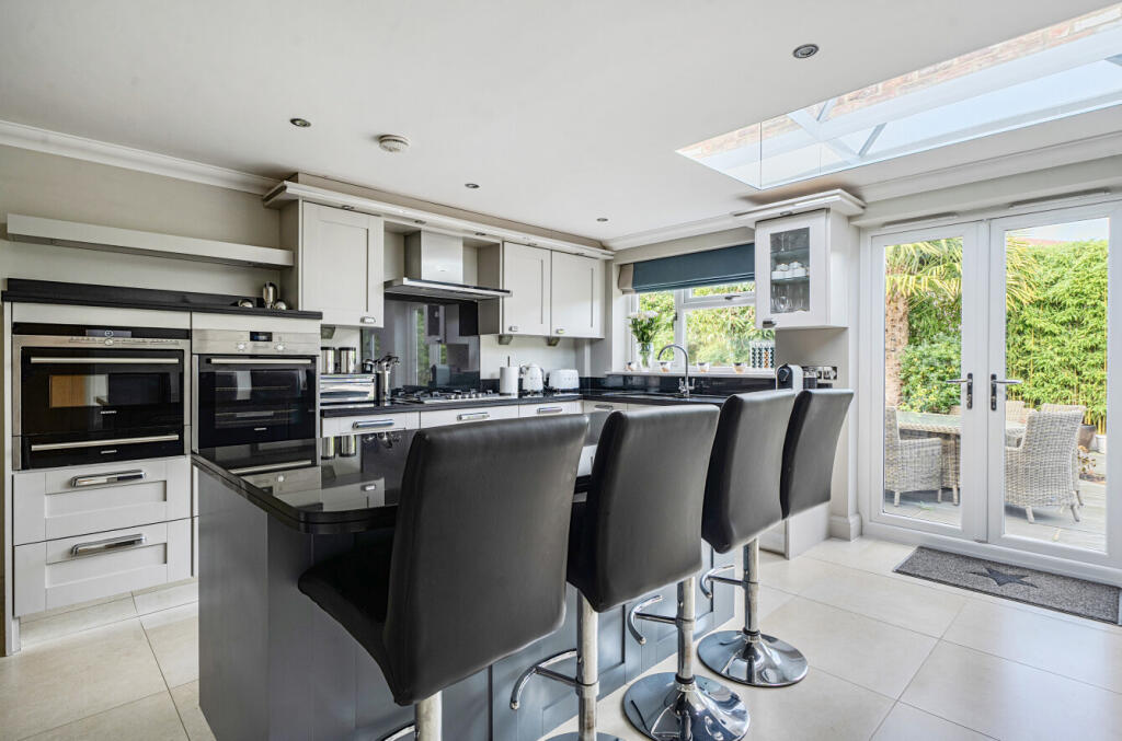 1384102-53-6929b4...