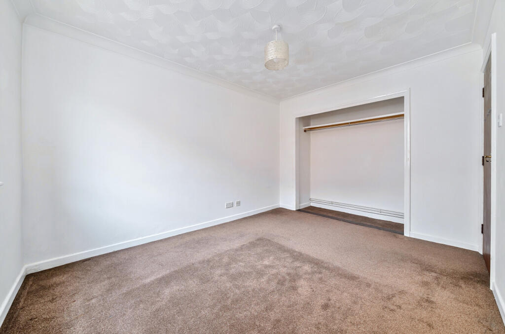 1303777-12-683ec8...