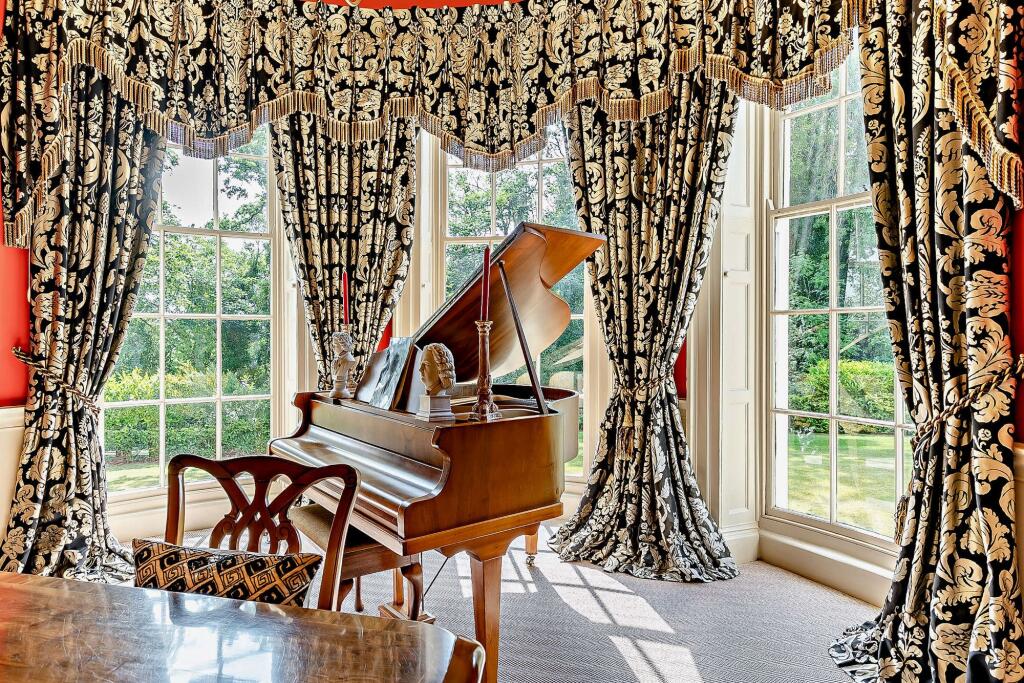 Dining Room Bay with piano