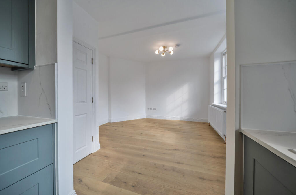 13-6814fbdfe389b-...