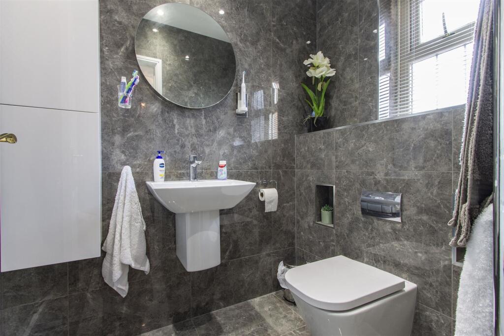 En Suite Shower Room