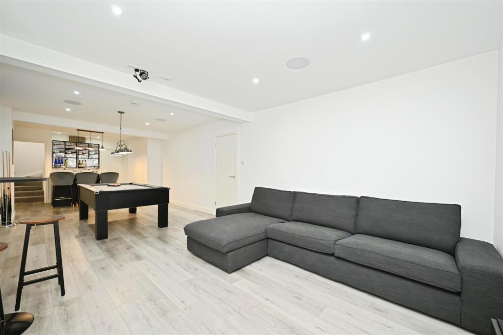 Bar/Games Room