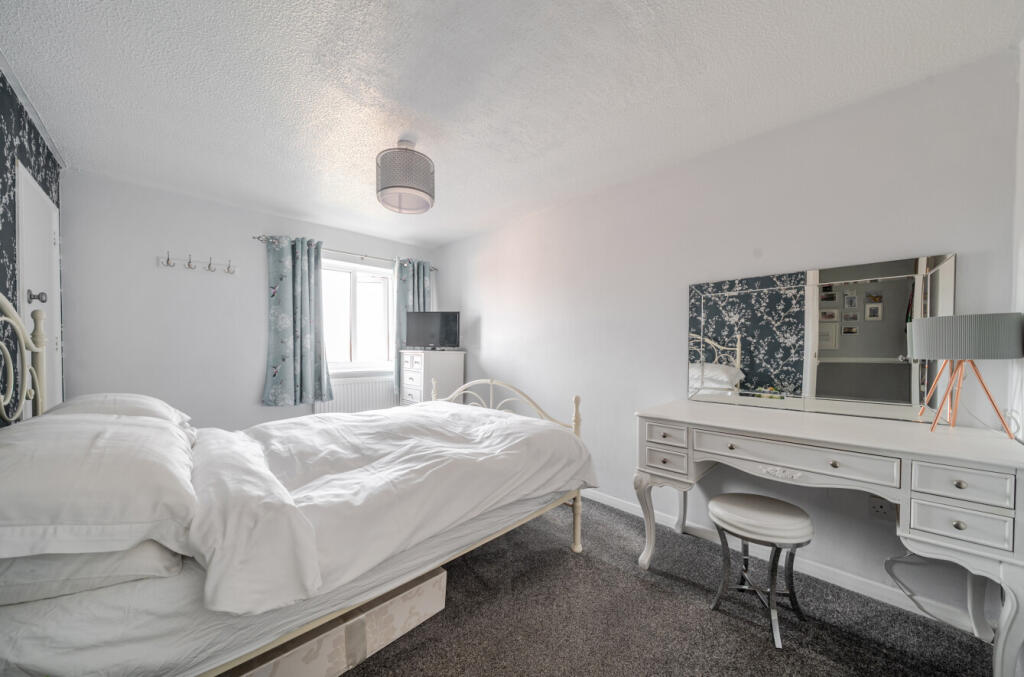 1334166-9-6899d8b...