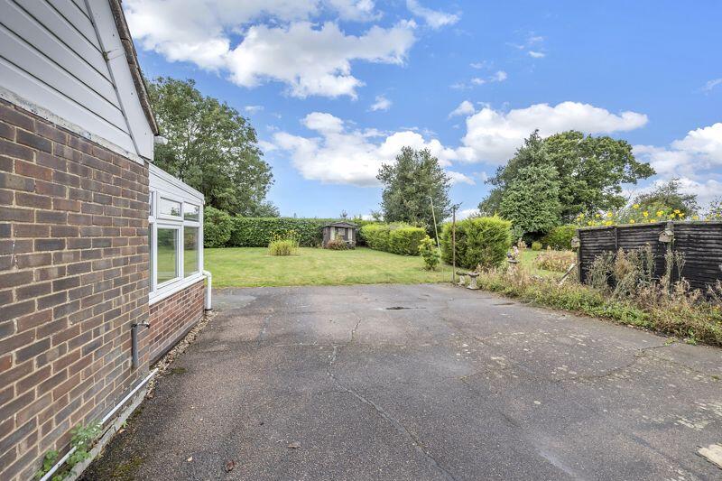 Parking &amp; Garden