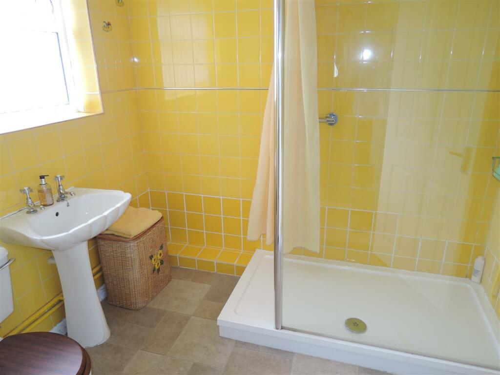 Shower Room: