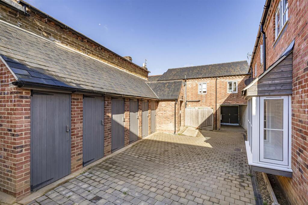 7C Warwick Street