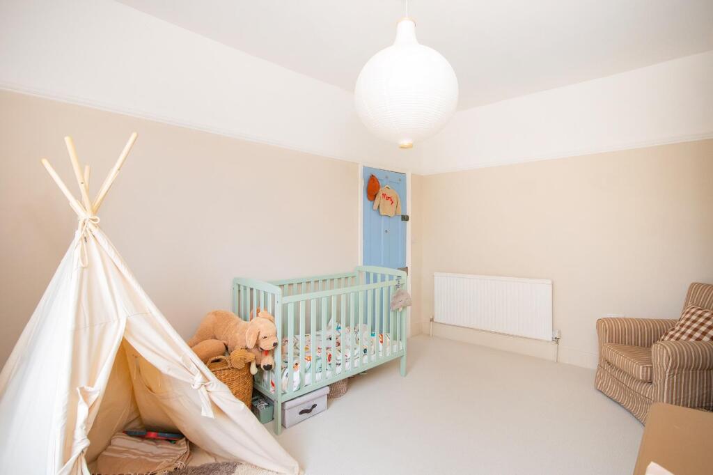 1R8HEE - Bedroom B.jpg