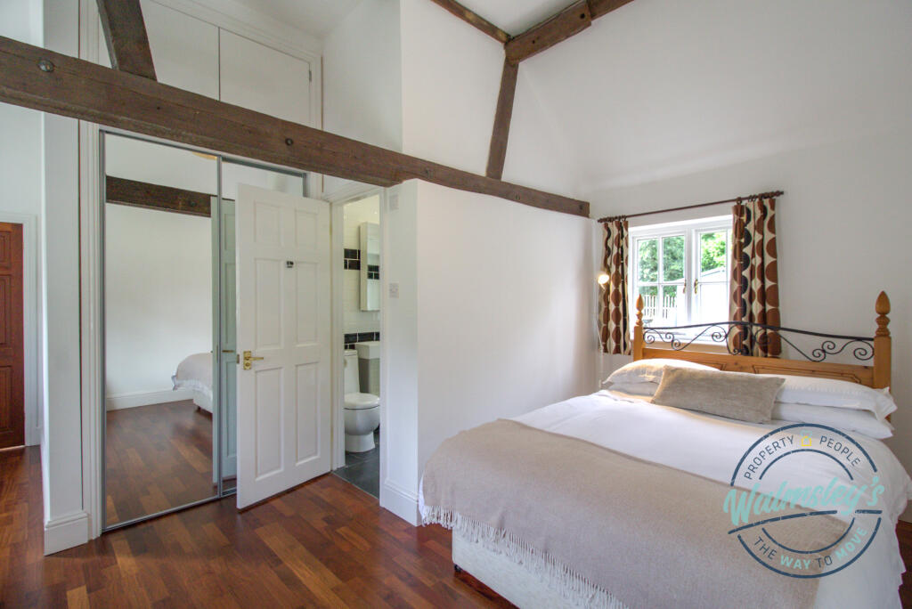 Double bedroom with en-suite