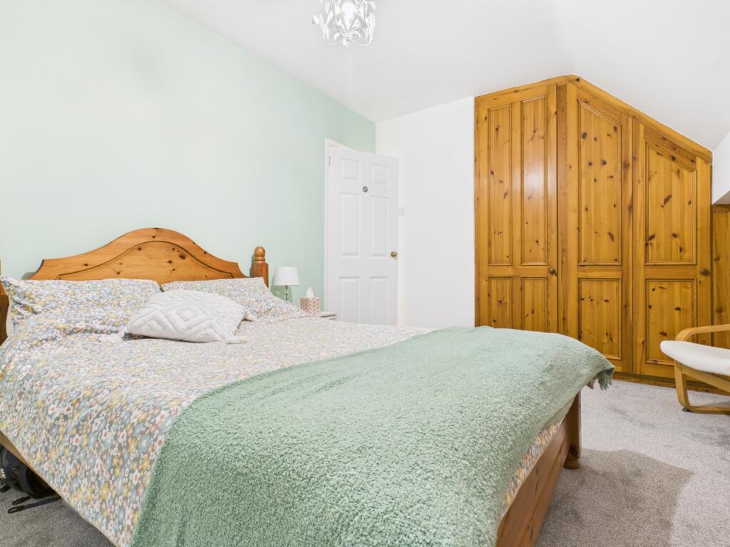 CAM03729G0-PR0201-STILL022