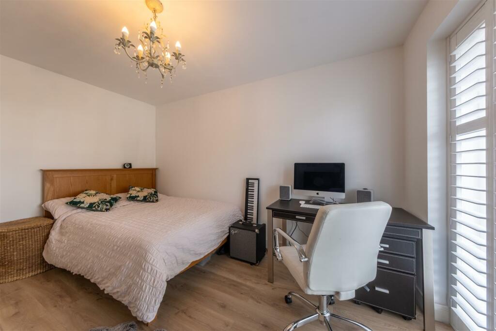 127a Crewe Road-015.jpg