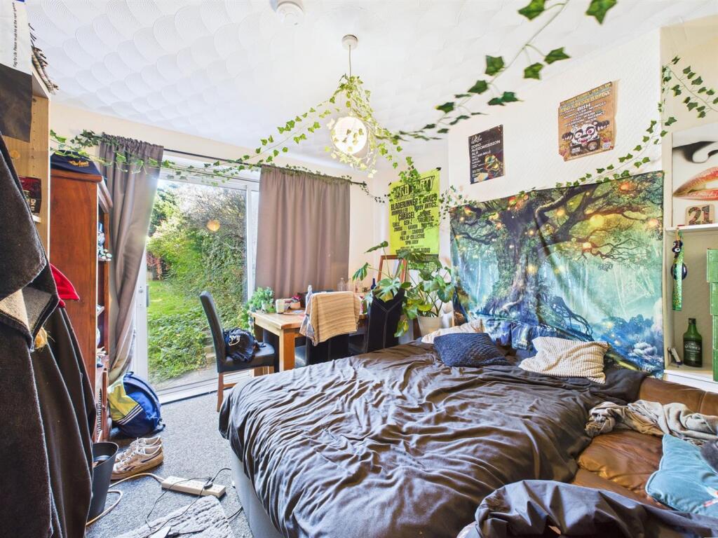 5 - 4 bedroom HMO.jpg