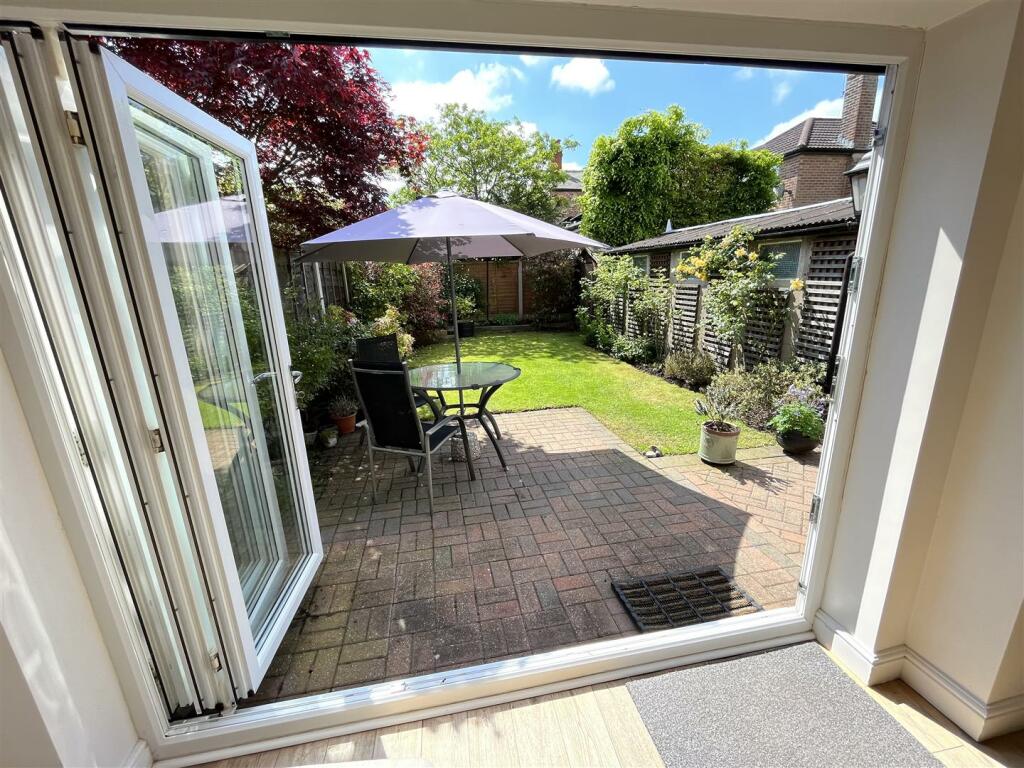 Bi-folding doors.jpg