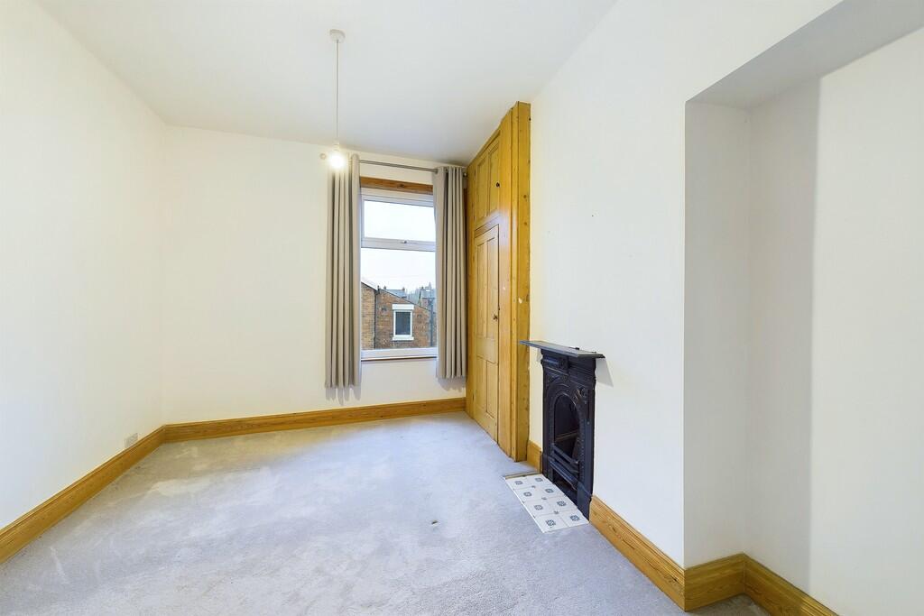 CAM04355G0-PR0022...