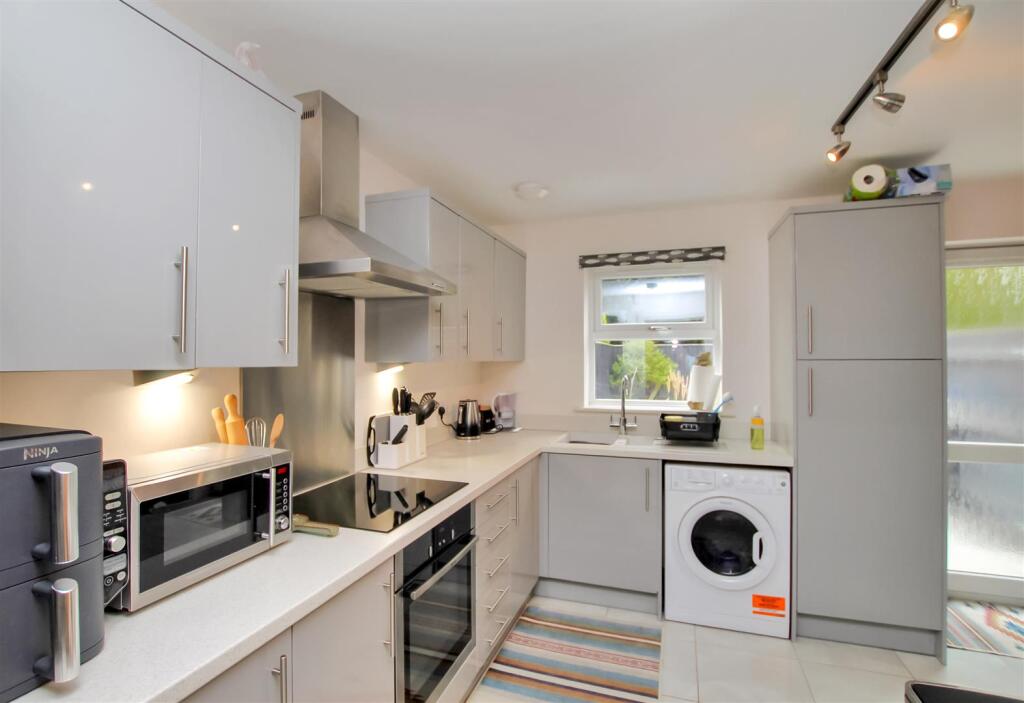 Kitchen.JPG