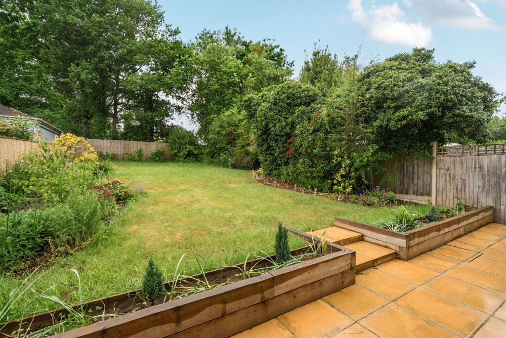 1299002-7-683f038...