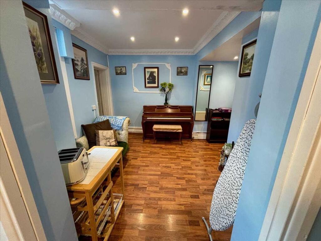 BREAKFAST ROOM