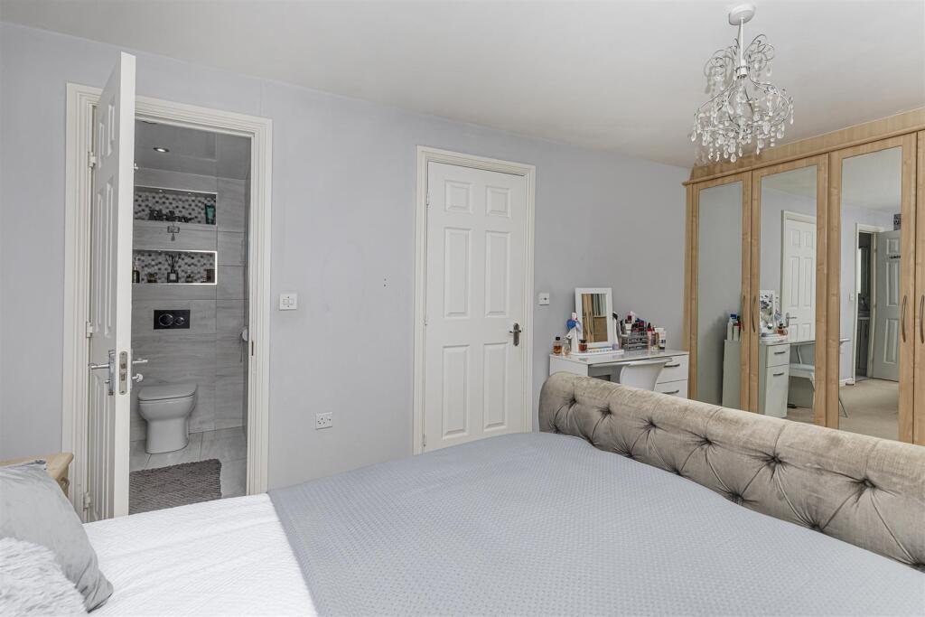 Bramleys Estate Agents - Tithefields (29).jpg