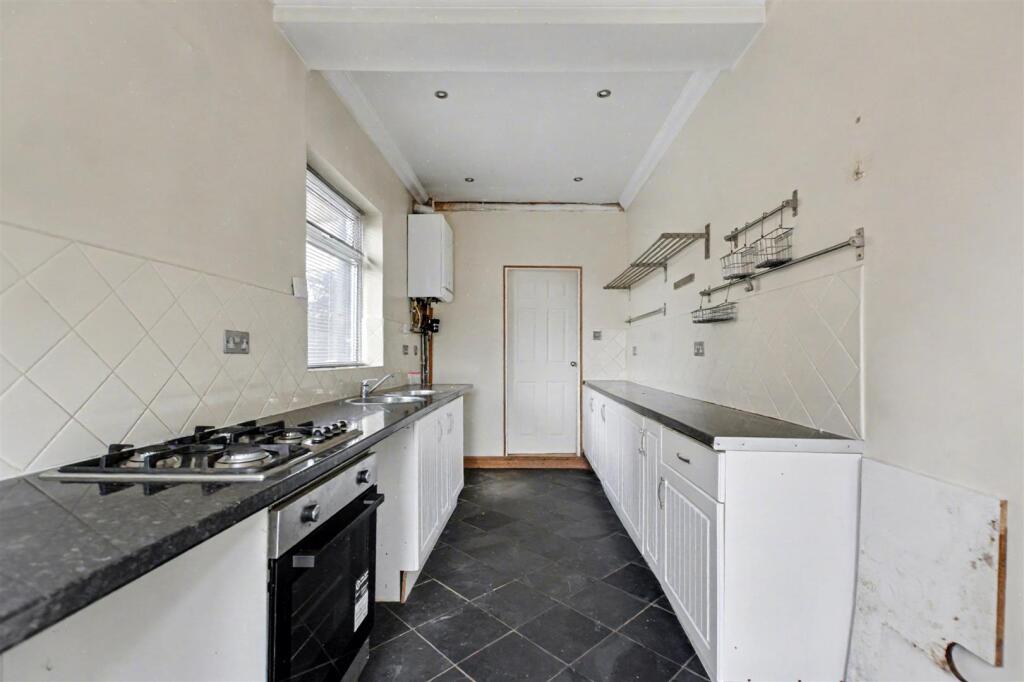 Kitchen_2.jpeg