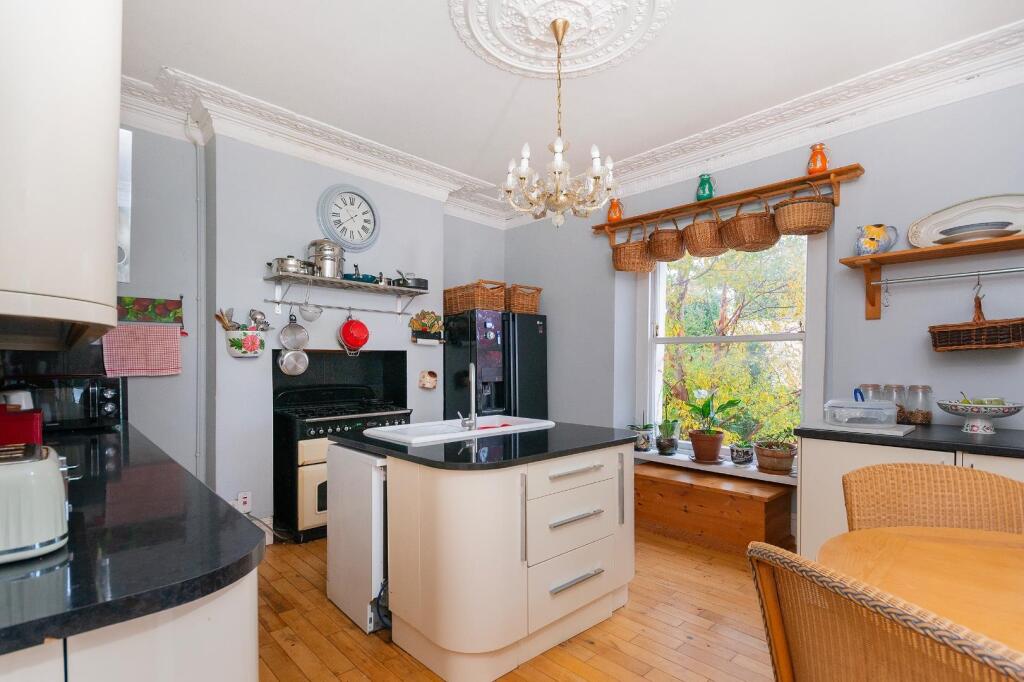 1V6WCM - Kitchen Diner C.jpg