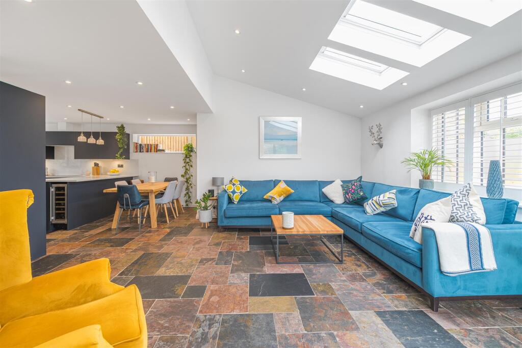 6 New Road, Greens Norton (12).jpg