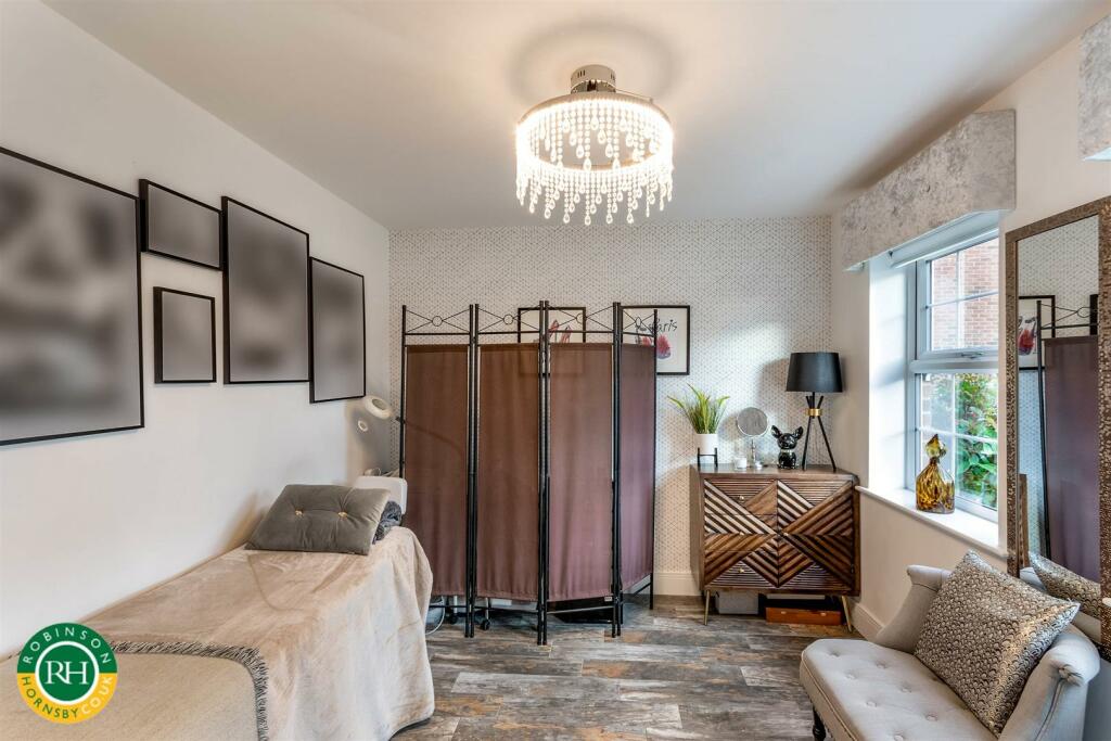 Reception room / Office
