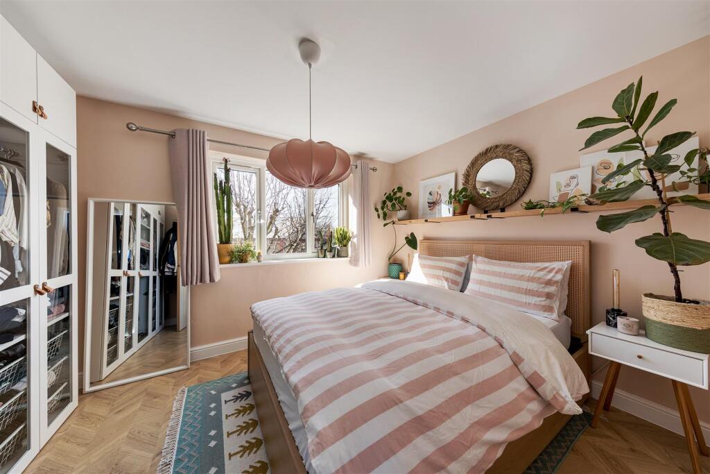 2, Brockway Close E11