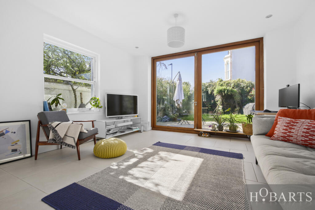 2 Bed Flat on Oakfield Road