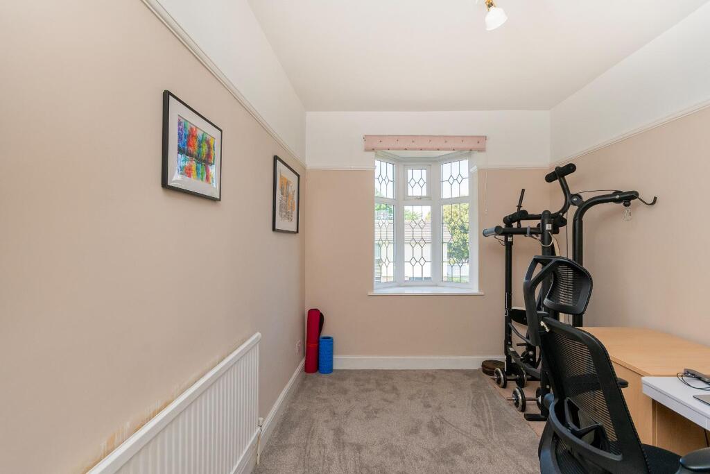 1H0V8HE - Bedroom J.jpg