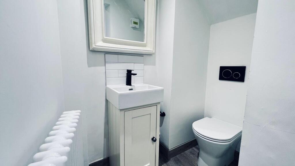 UTILITY ROOM &amp; WC