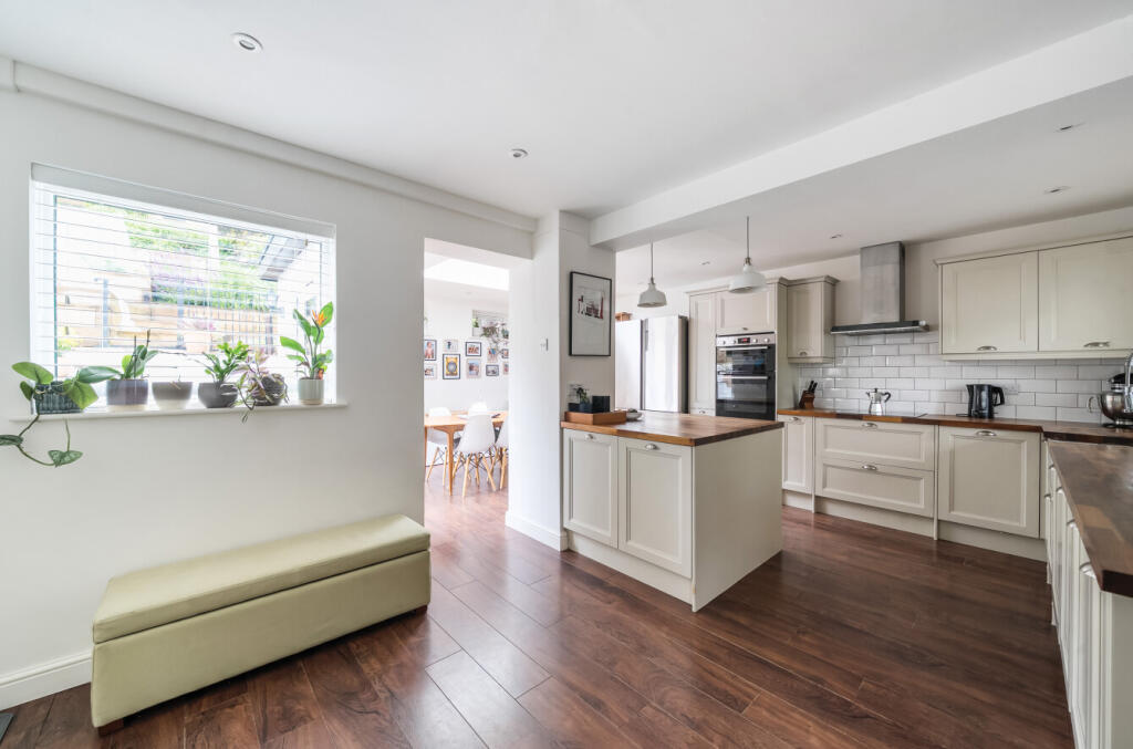 1294024-15-68359d...