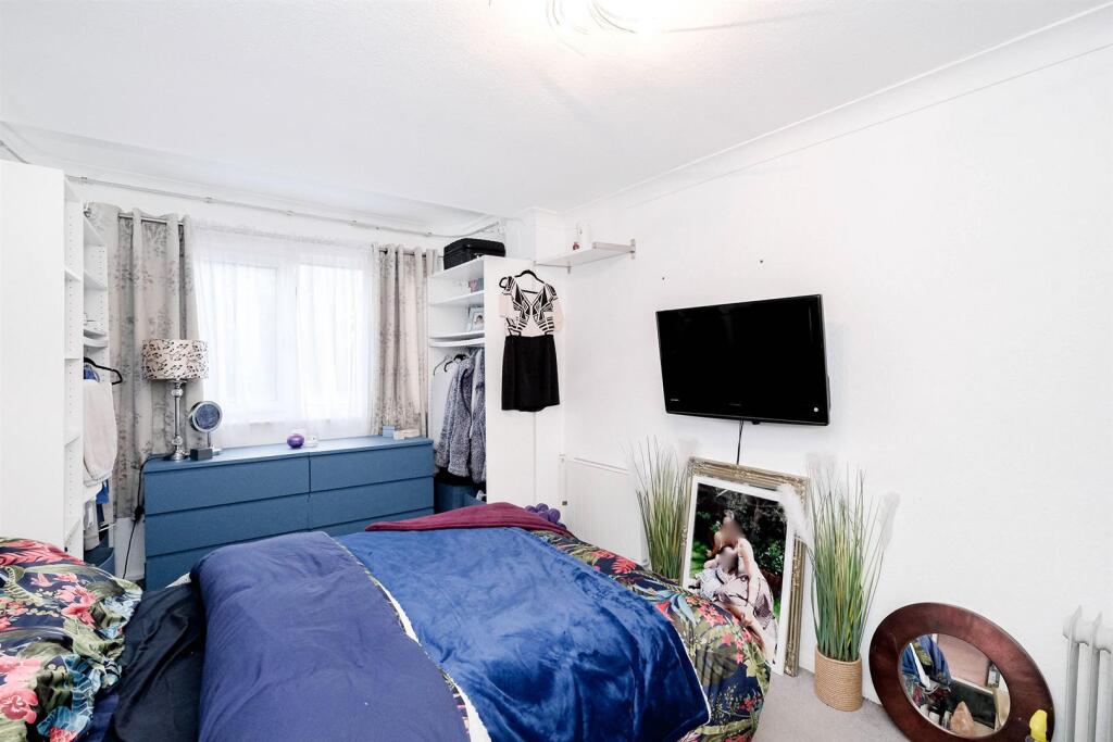 19 Trent Court-3_resized.jpg