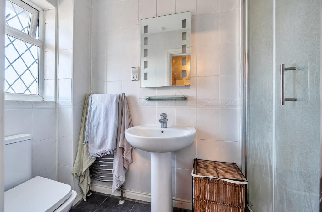 1388589-19-695bc3...