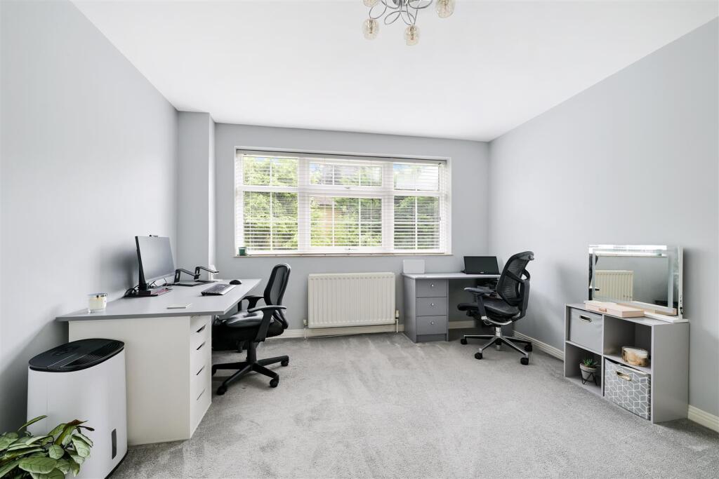 HIGHRIDGE CLOSE (13).jpg