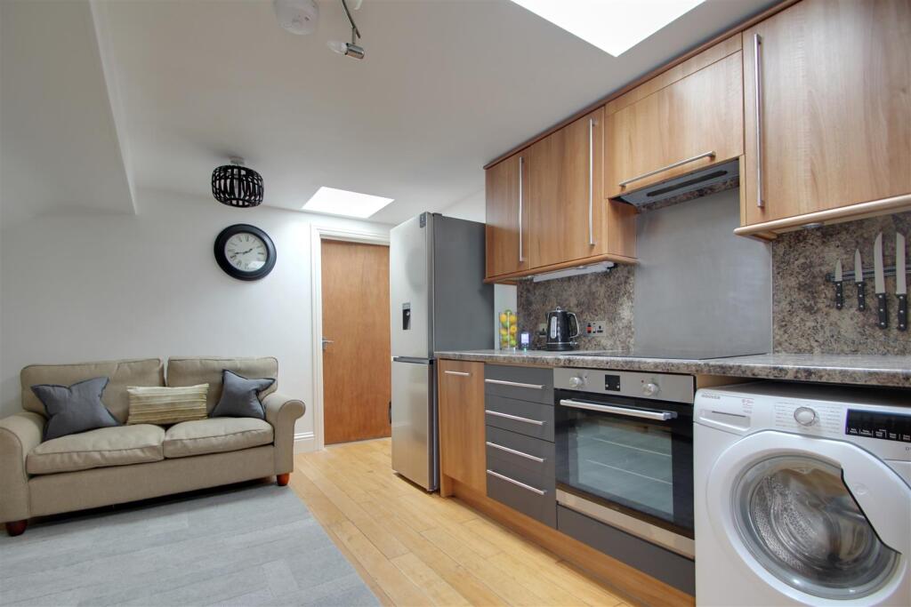 Open Plan Lounge Kitchen