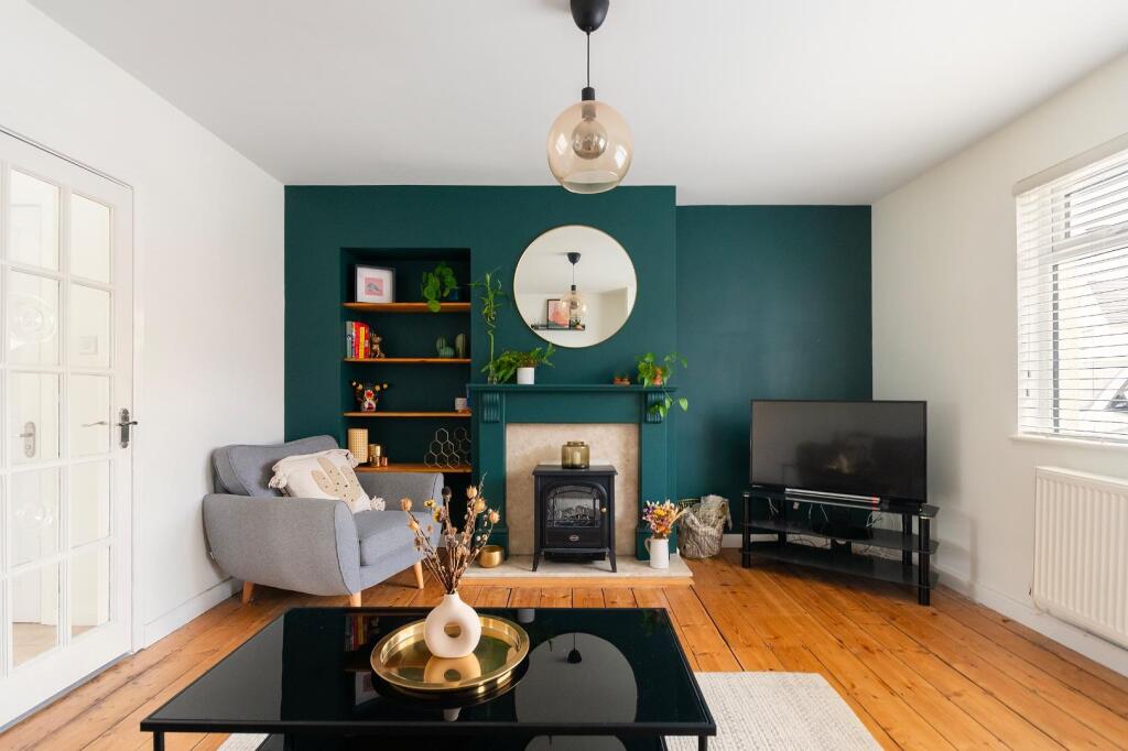 3B8RBR - Living Room E.jpg