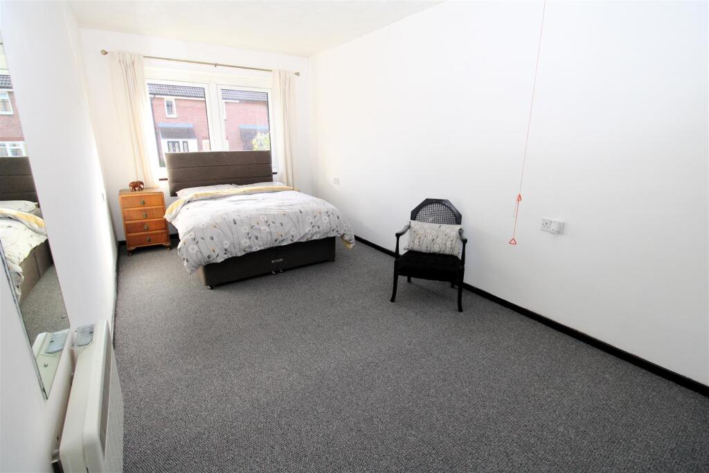 Bedroom.JPG