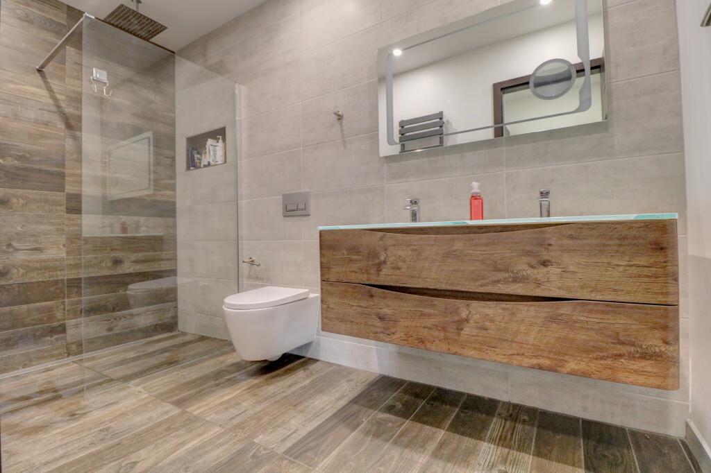 Ground Floor Bathroom