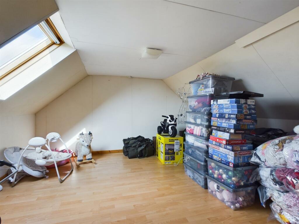 Bedroom 3 Pic 2.jpg