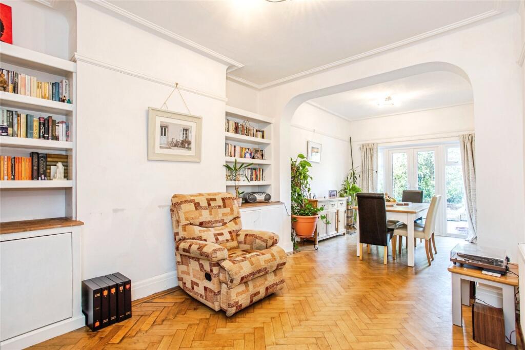 Sitting/Dining Room