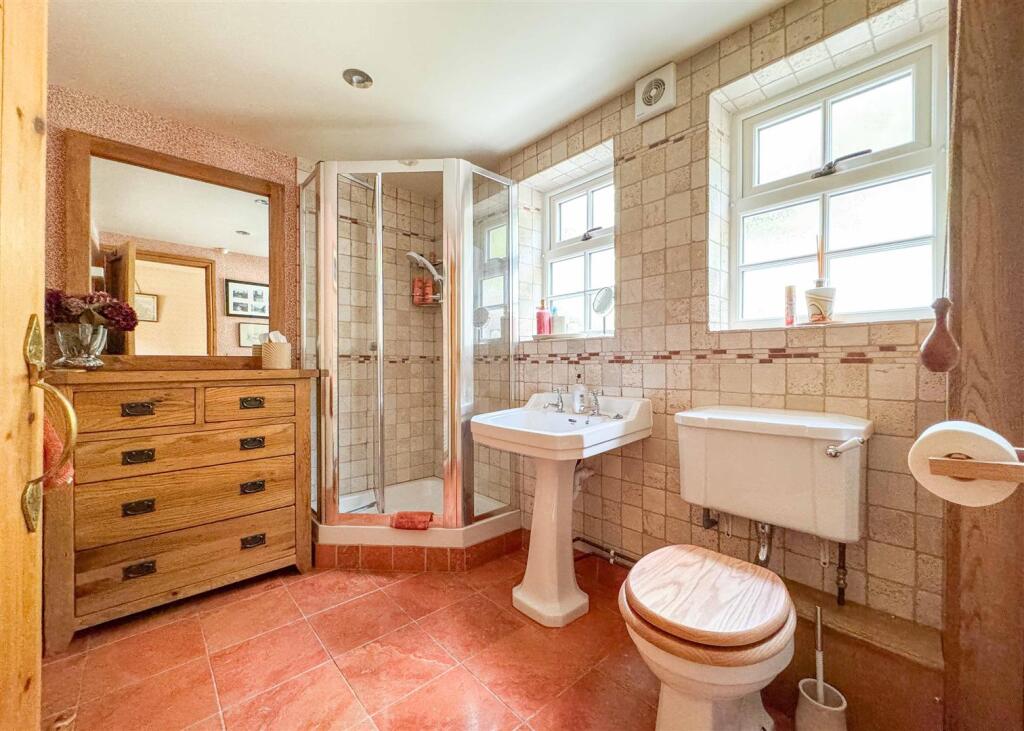 DOWNSTAIRS SHOWER ROOM