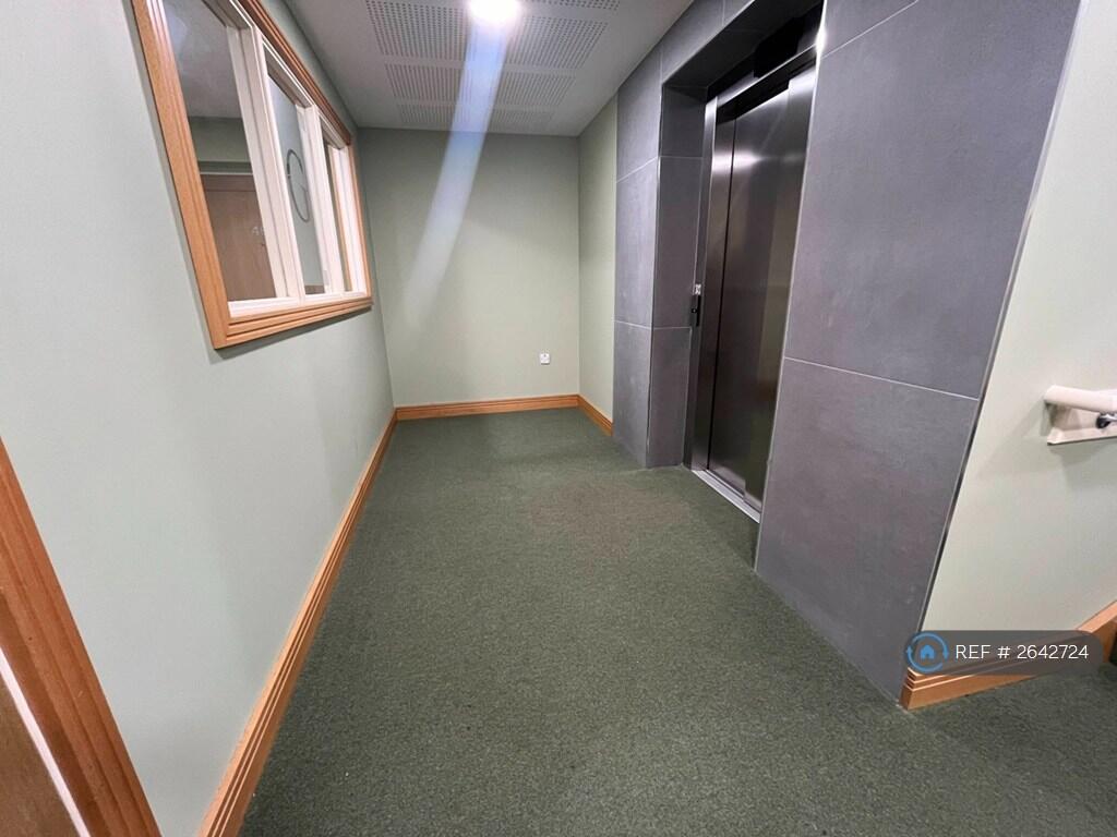 Communal Lift