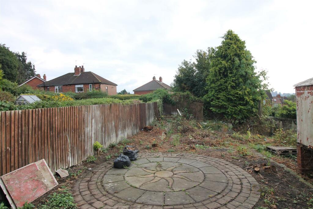 12EM- Back Garden.JPG