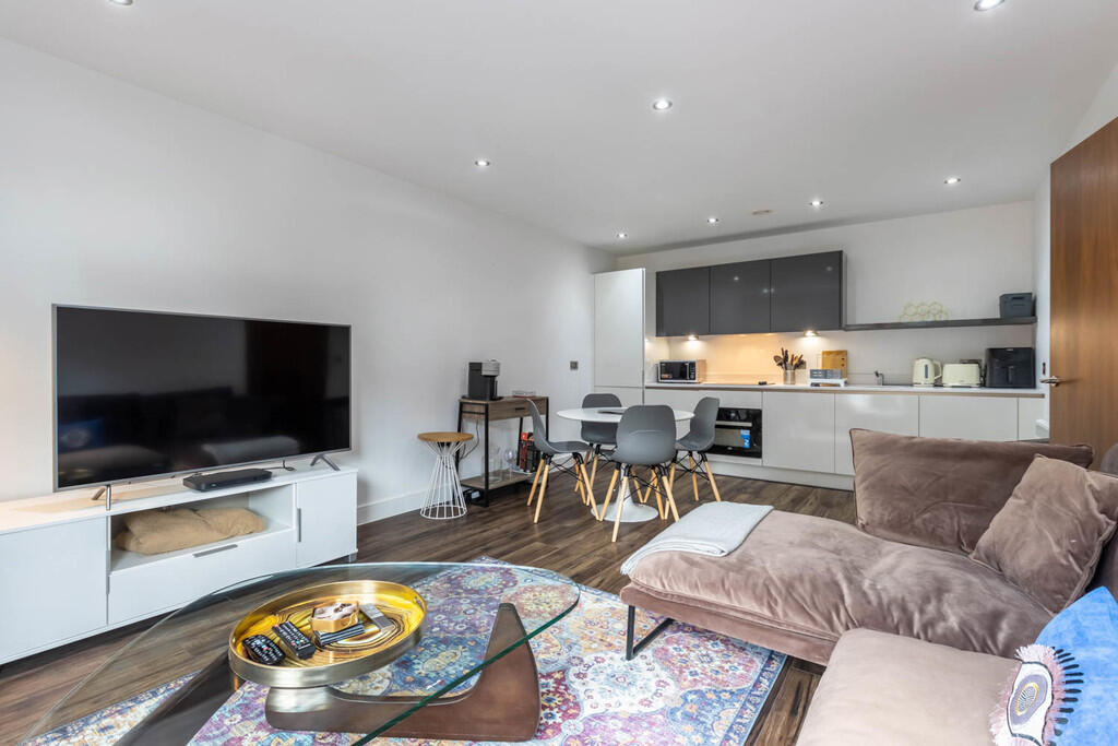 49 Regency Place ...